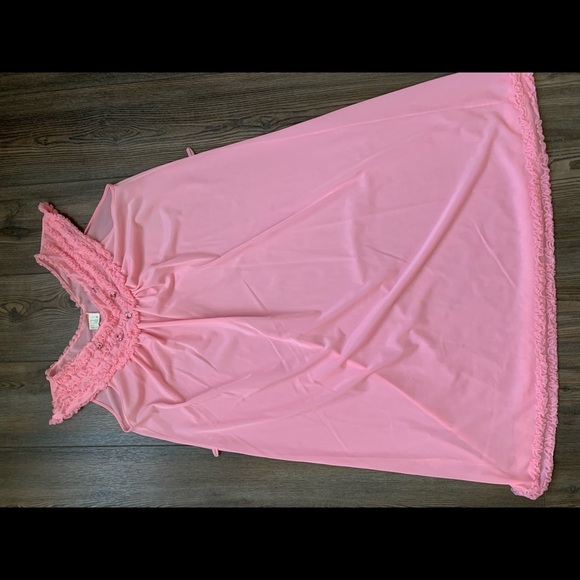 Elegant Pink Lace Nightgown - Picture 6 of 9